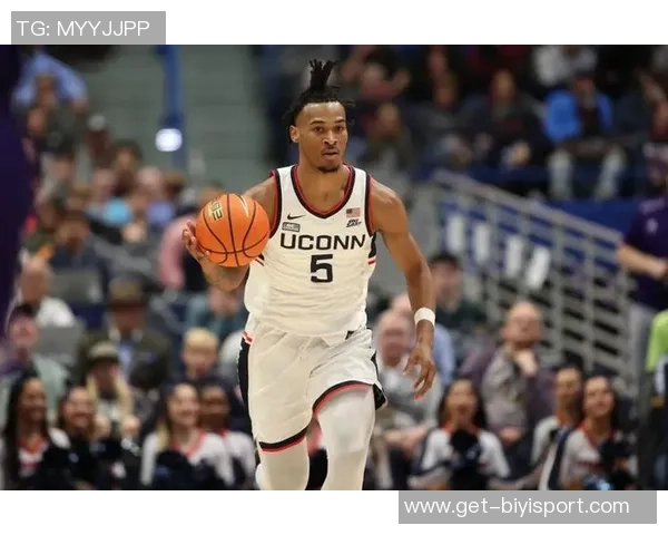 卡斯尔全场表现惊艳9中6砍下19分10助攻零失误罚球完美6中6